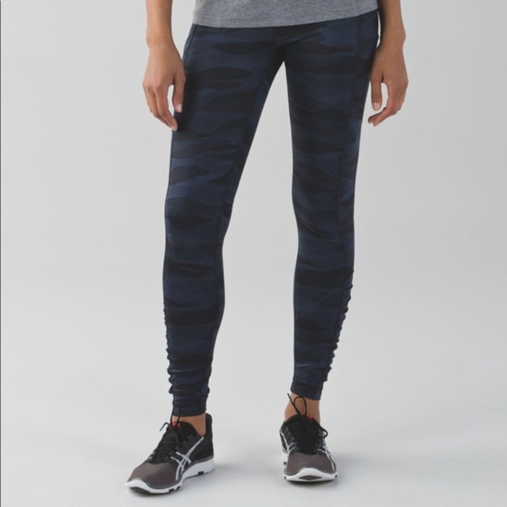 RARE Lululemon Coast camo Leggings